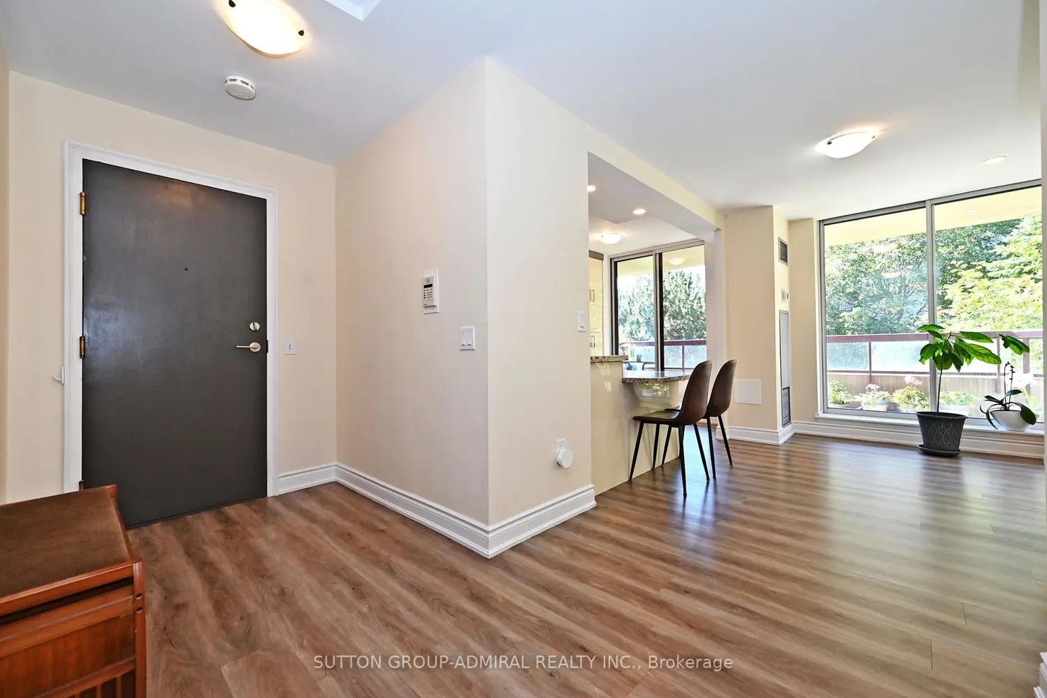 91 Townsgate Drive 203