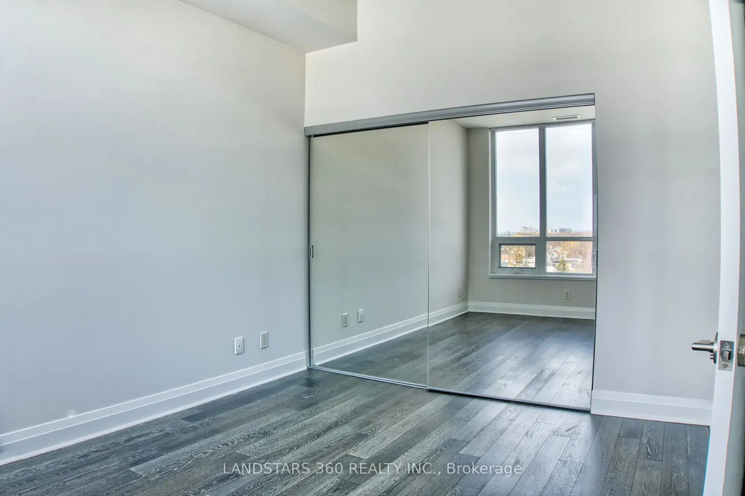 399 Spring Garden Avenue 615 photo 3