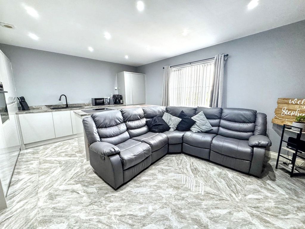 2 bed flat for saleLambton View, Rainton Gate, Houghton Le Spring DH4 photo 5