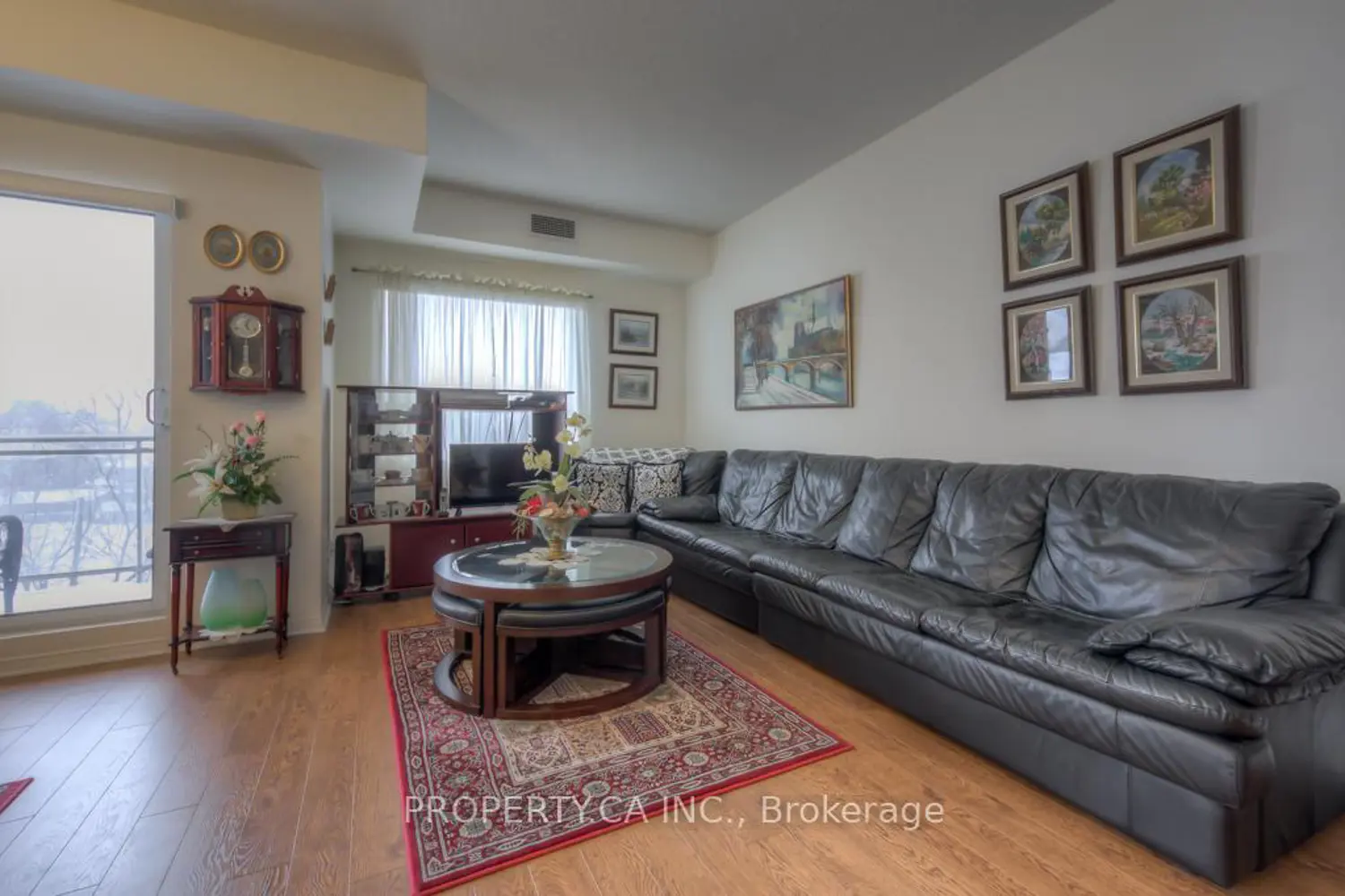 778 Sheppard Avenue 301 photo 3