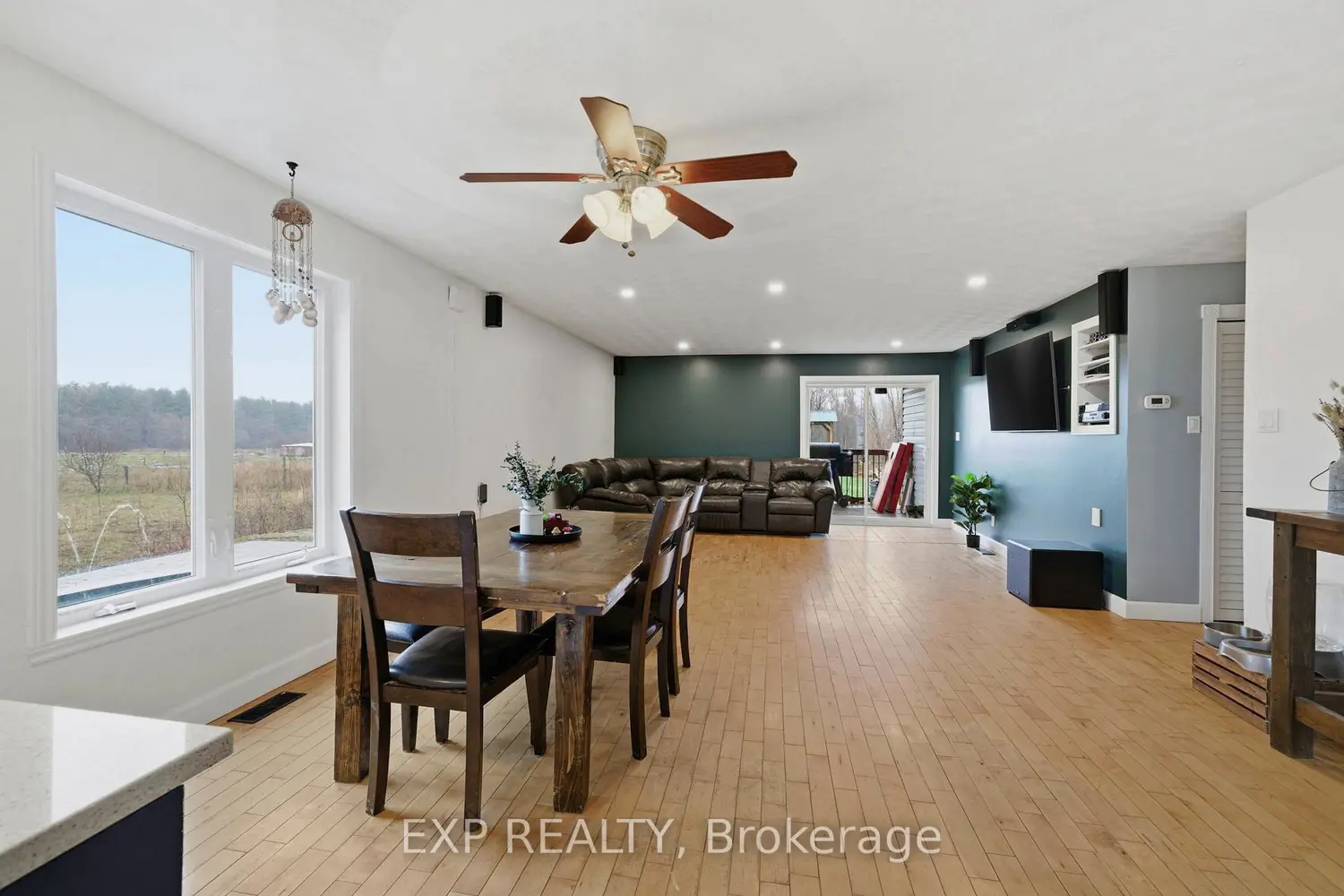 16220 Northfield Road photo 4