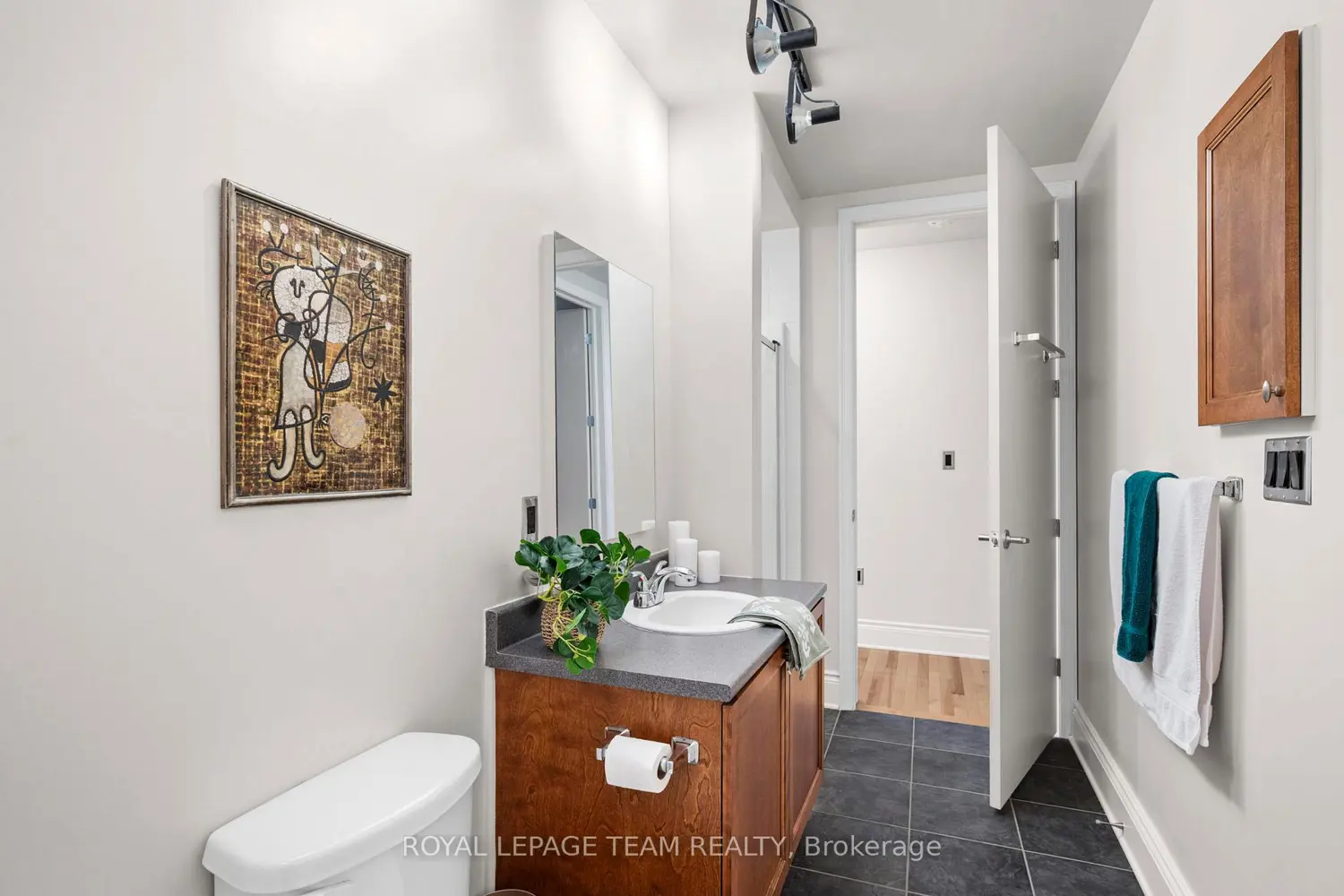 Additional image 16 of 260 Besserer Street 202