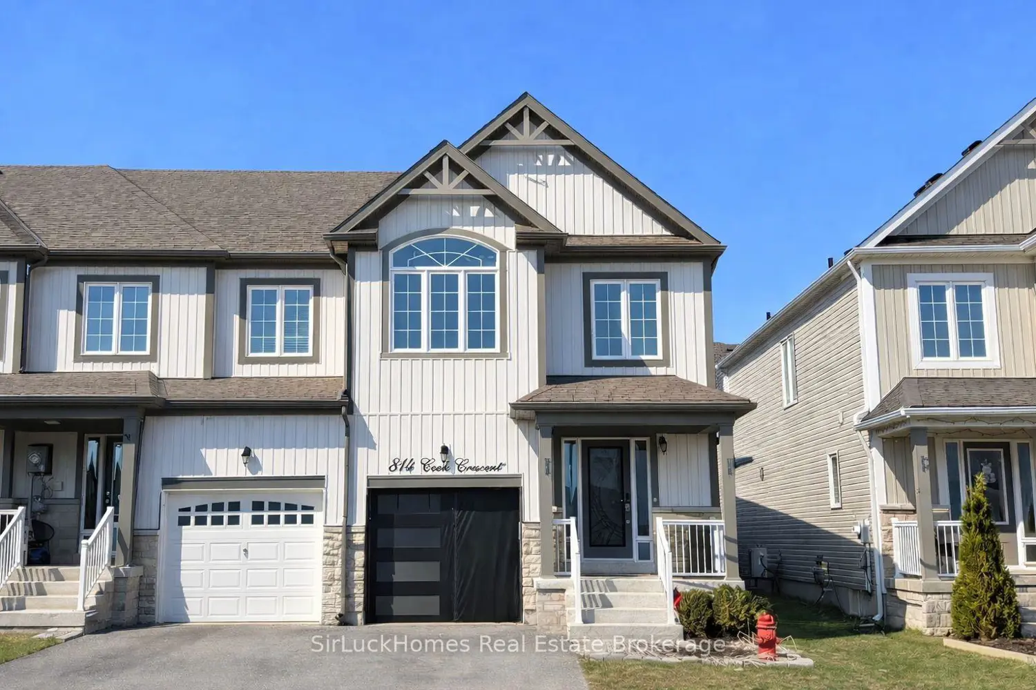 814 Cook Crescent