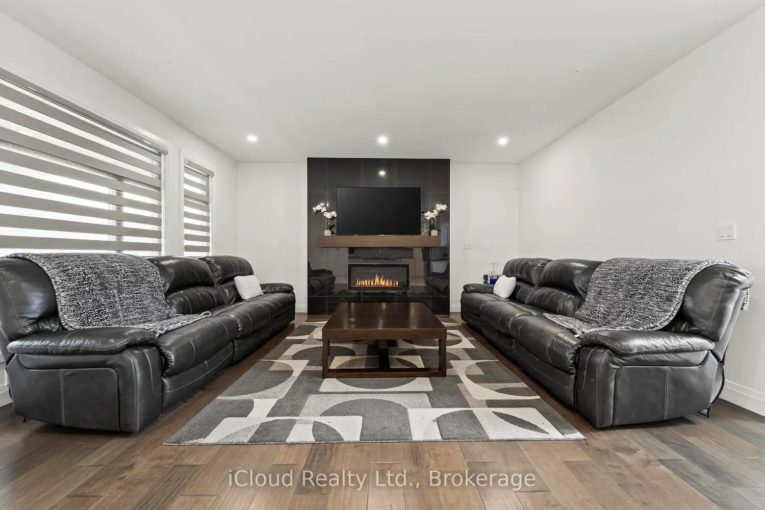 222 Cowan Court photo 4