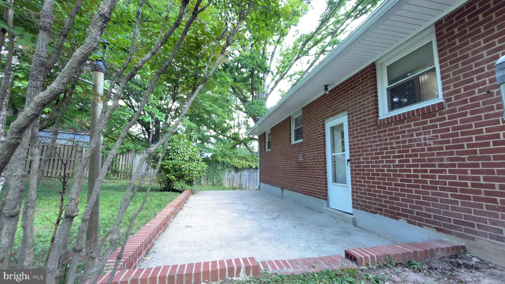 556 Orchard Street NW, Vienna, VA 22180