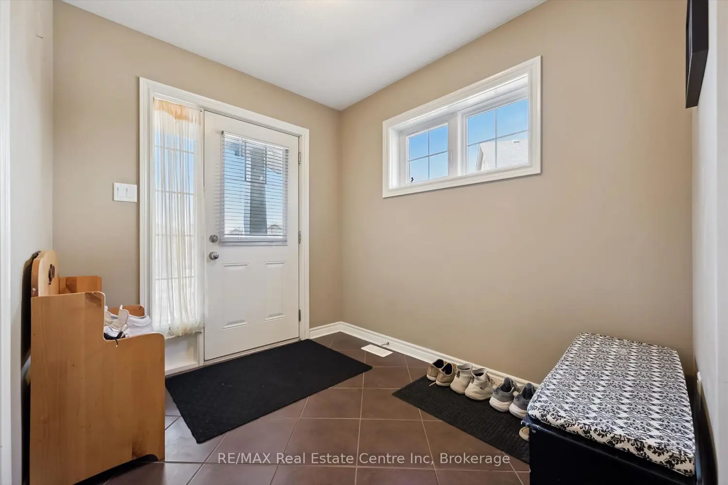 71 Laughland Lane photo 3