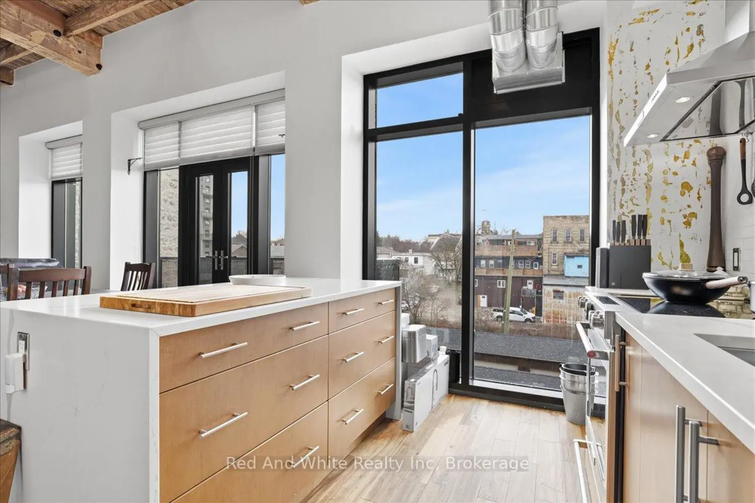 19 Guelph Avenue 401 photo 4