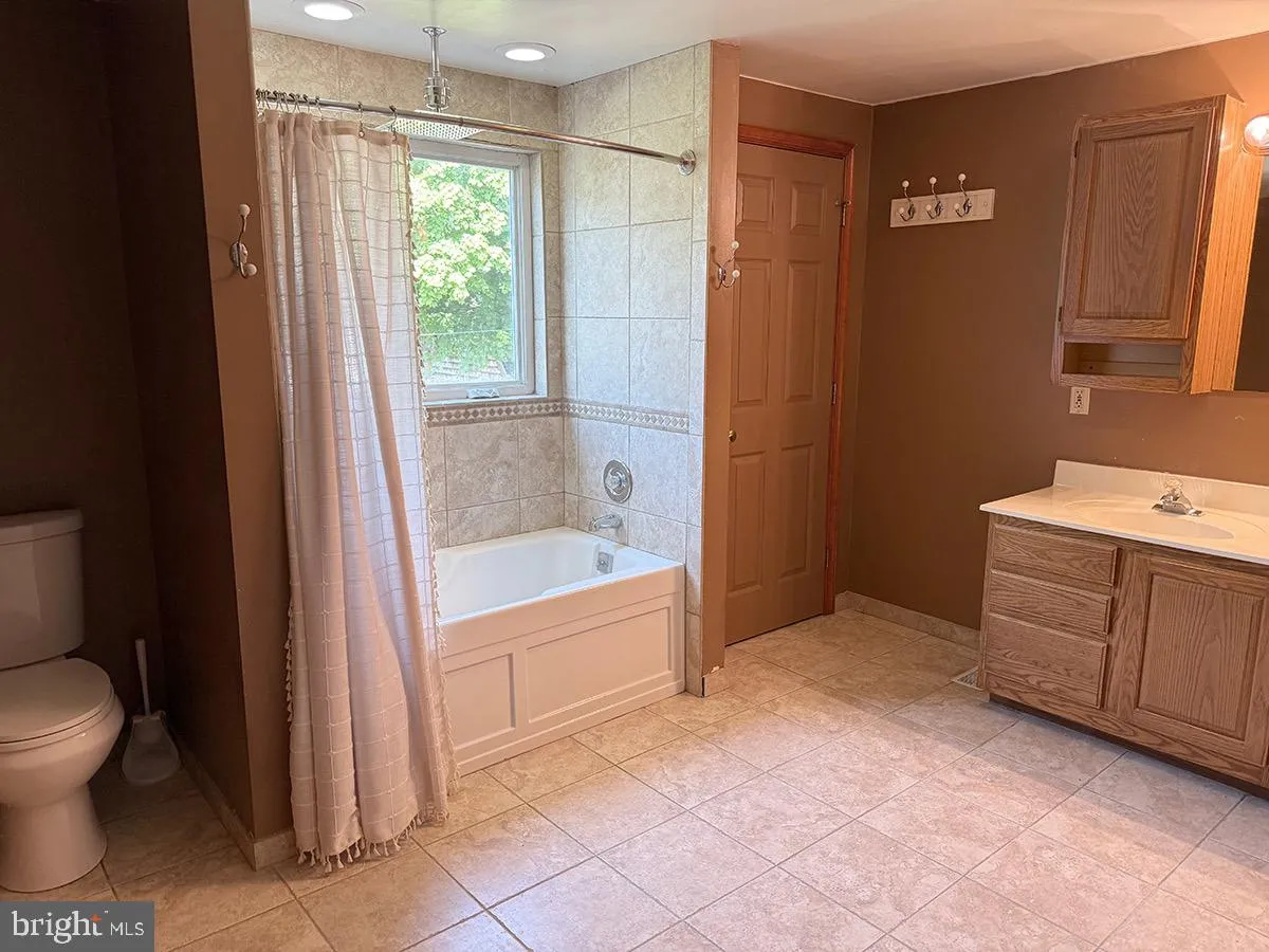 Additional image 52 of 233 N 5th Street, Newport, PA 17074