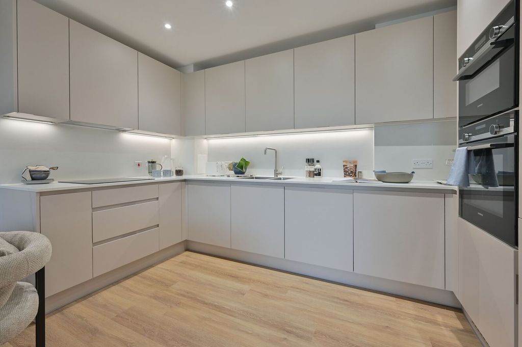 Additional image 7 of 3 bed flat for saleNorthwick Parkside, Harrow HA1