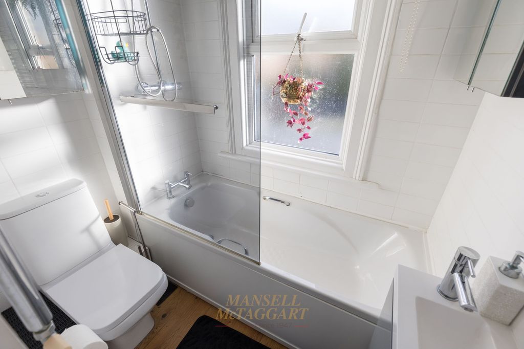 Additional image 13 of 2 bed maisonette for saleBrighton Road, Horley RH6