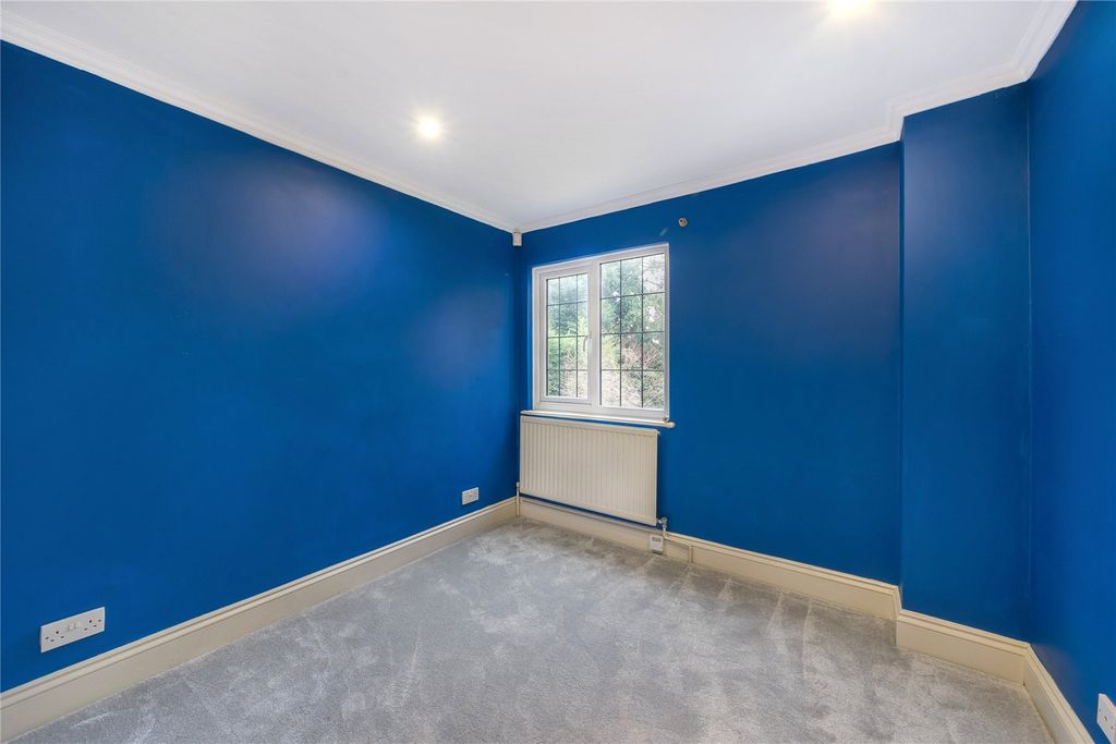 Additional image 9 of 2 bed flat for saleHindhead, Surrey GU26