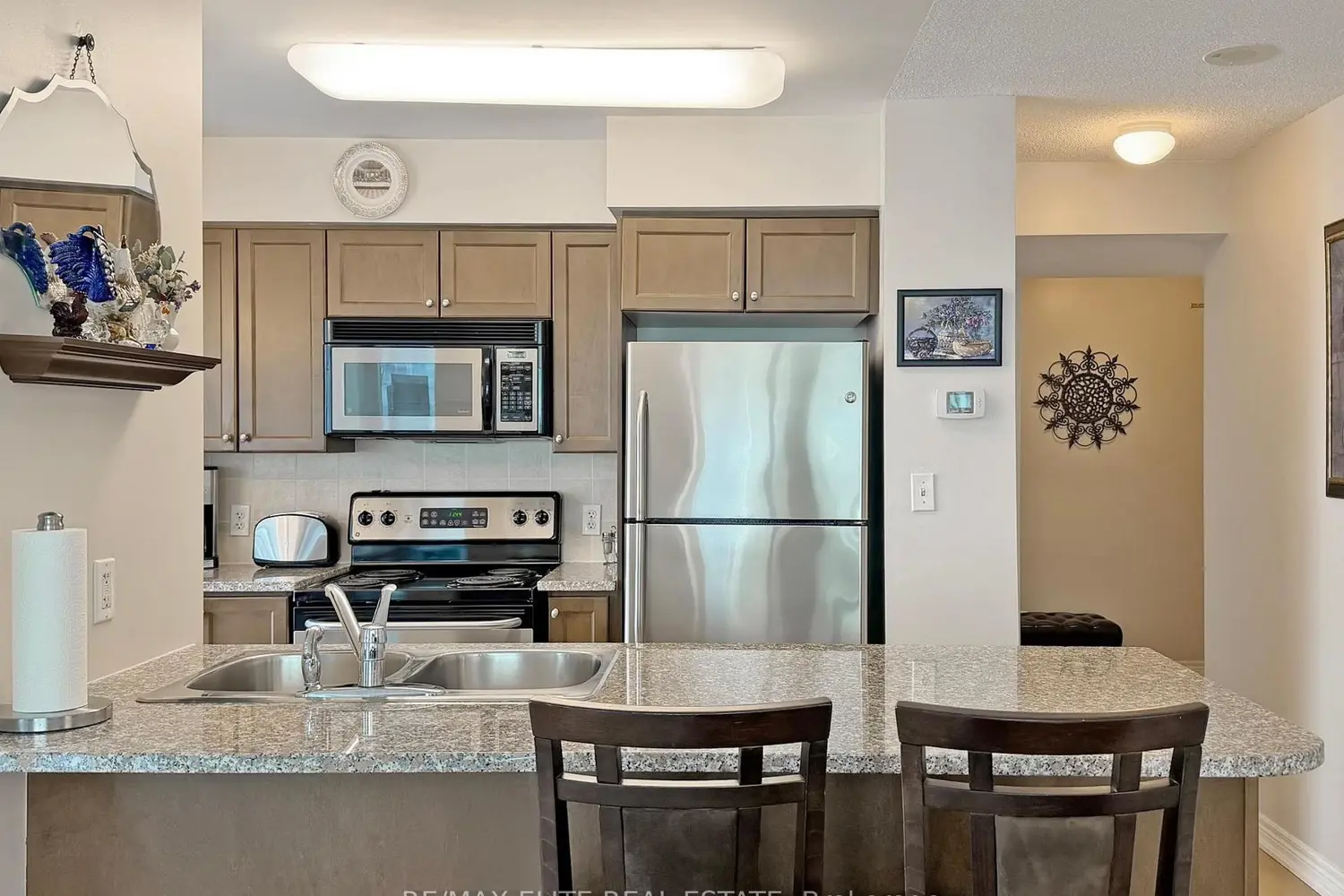 Additional image 16 of 30 Grand Trunk Crescent 1806