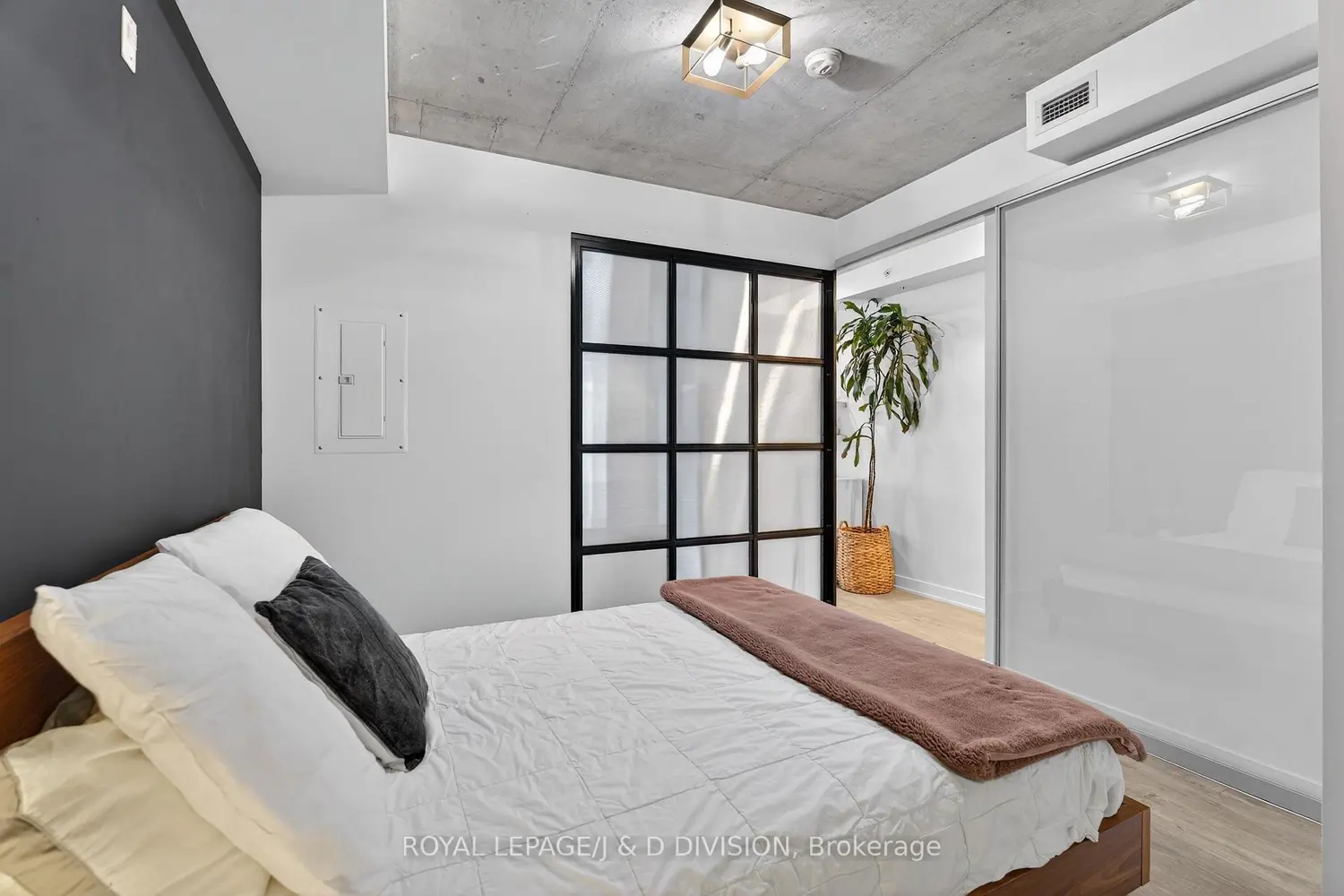 Additional image 4 of 109 Ossington Avenue 322