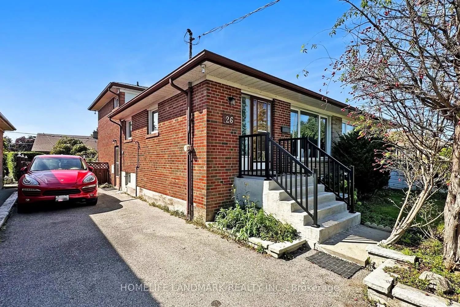 26 Roywood Drive photo 3