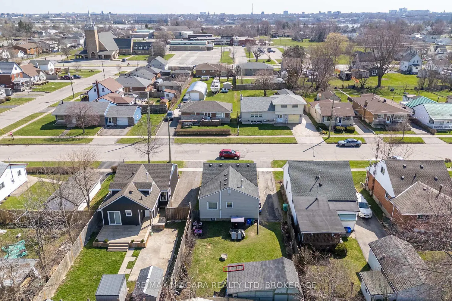 Additional image 16 of 42 Douglas Street