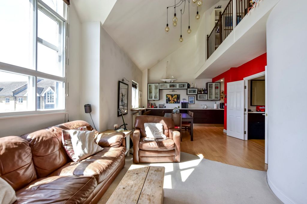 Additional image 11 of 3 bed flat for saleEvans Wharf, Hemel Hempstead HP3