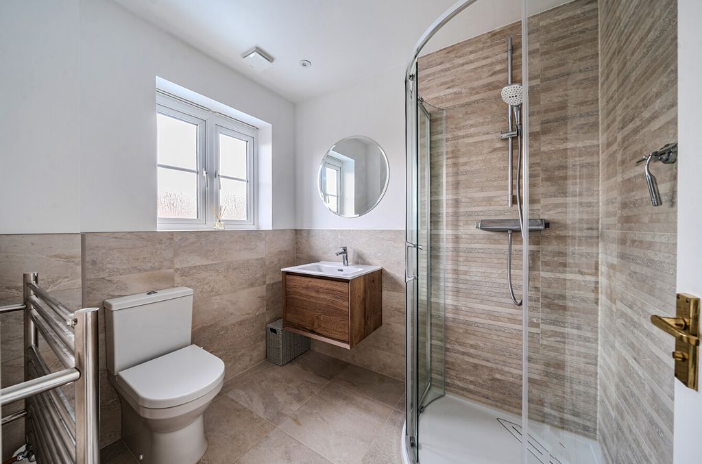 Additional image 15 of 5 bed detached house for saleMyllers Lond, Hook, Hampshire RG27