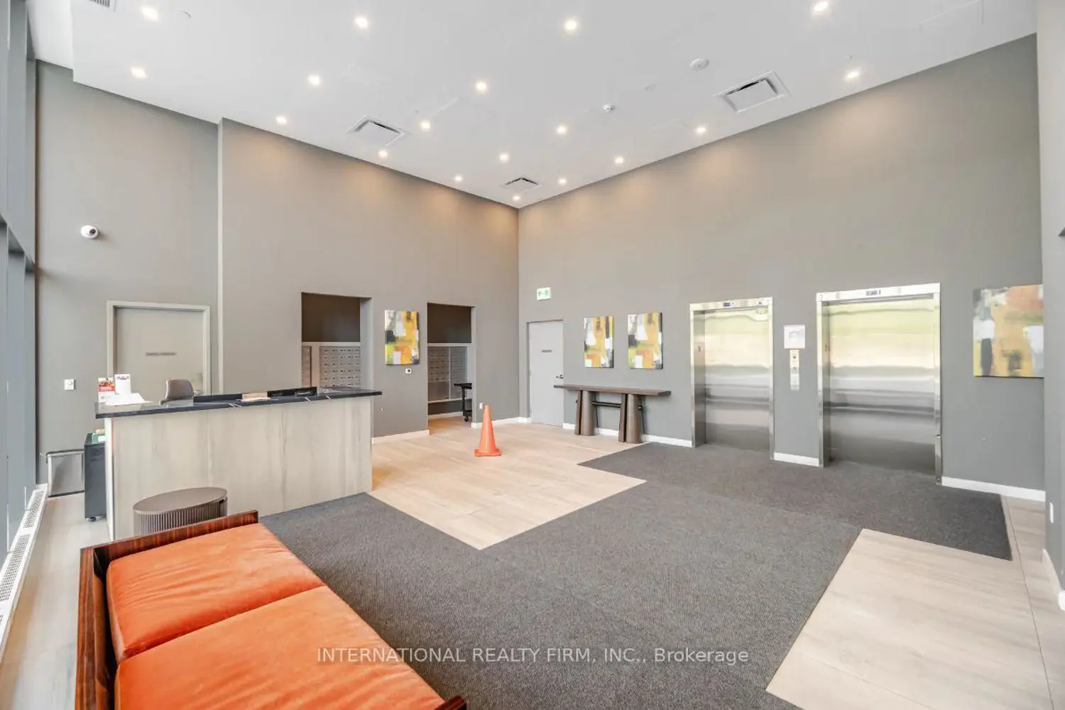 859 The Queensway 710 photo 3