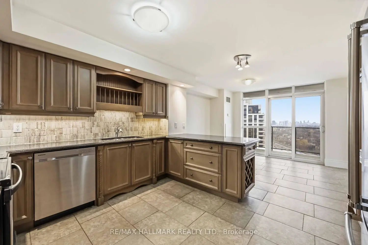 Additional image 4 of 80 Harrison Garden Boulevard 1821
