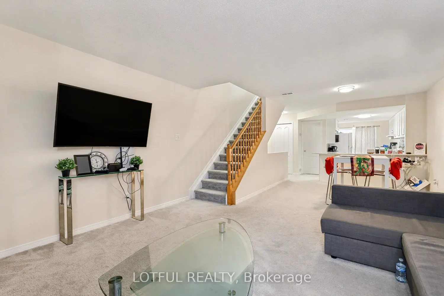 576 Lakeridge Drive photo 5