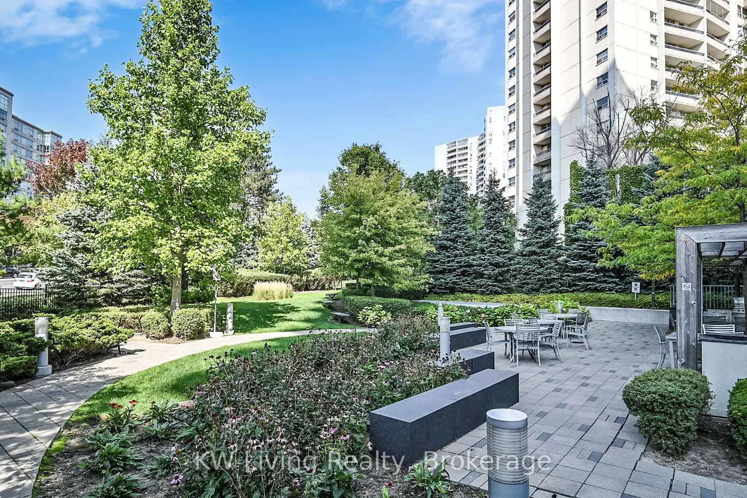Additional image 17 of 18 Graydon Hall Drive 1109