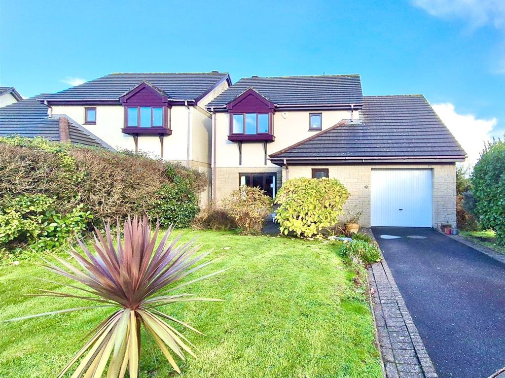 4 bed detached house for salePine Close, Clodgey Lane, Helston TR13