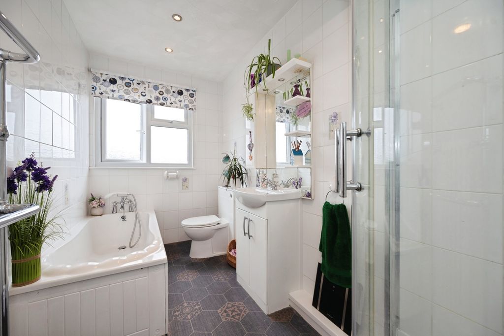 Additional image 8 of 5 bed detached house for saleHavant Road, Hayling Island, Hampshire PO11