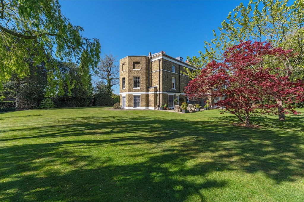 2 bed flat for saleGarricks Villa, Hampton Court Road, Hampton, Middlesex TW12