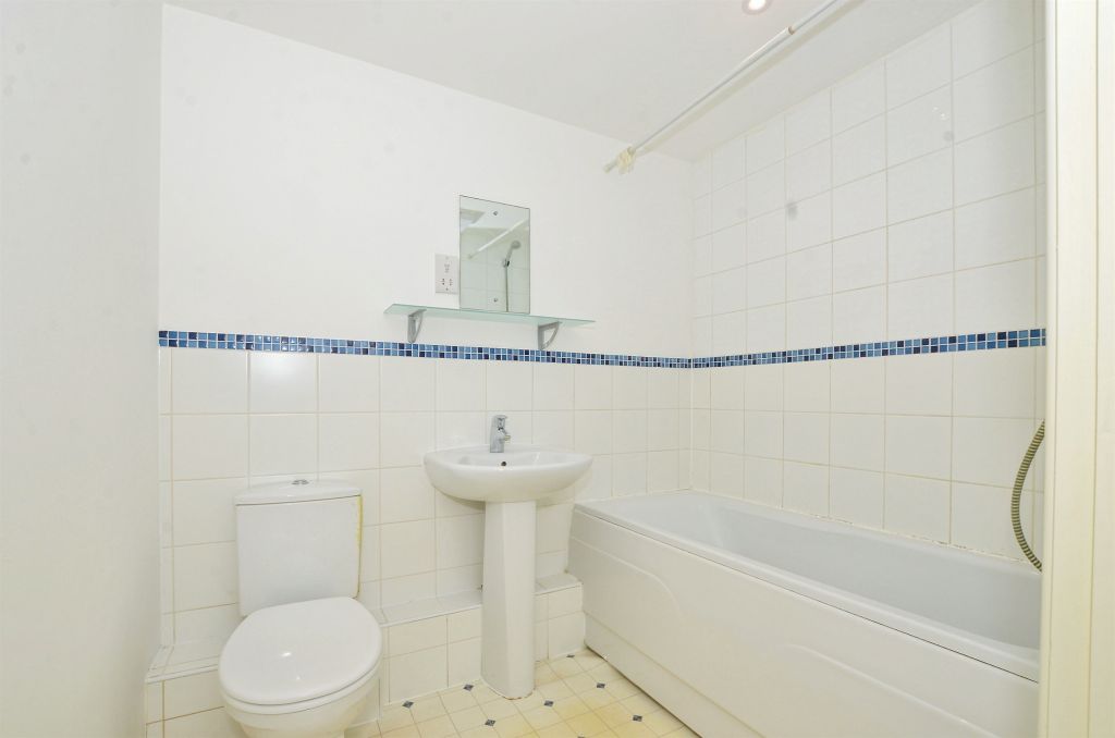 Additional image 9 of 2 bed flat for saleRoundwood Lane, Harpenden AL5