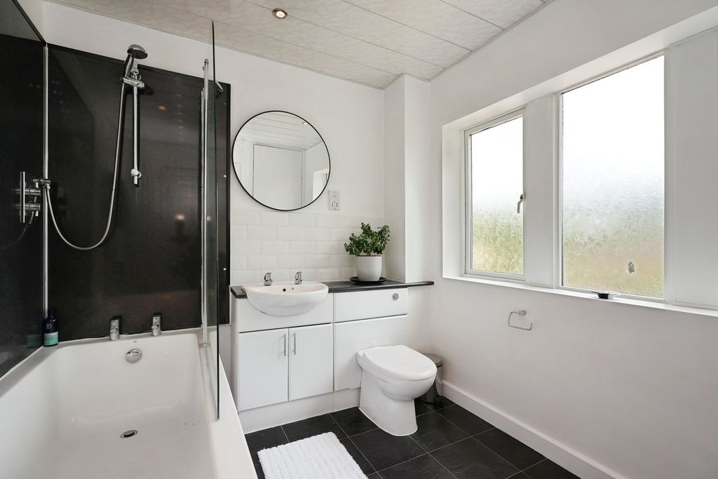 Additional image 26 of 5 bed detached house for saleBroomfield Avenue, Halifax HX3
