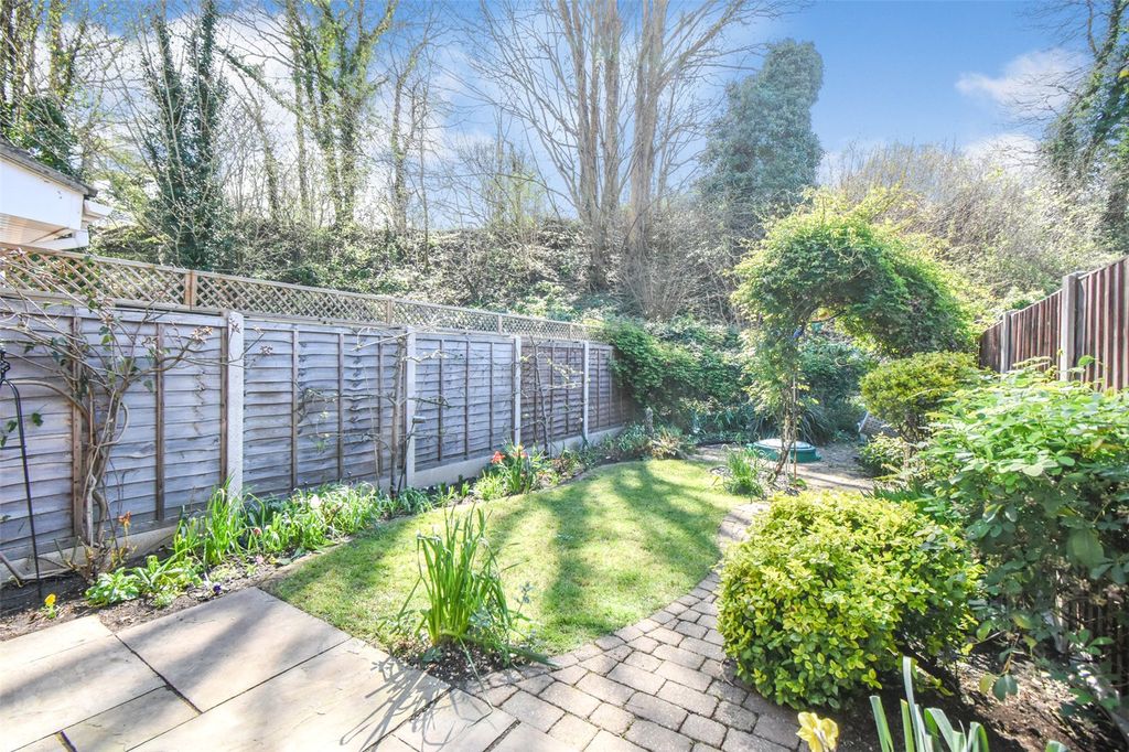 Additional image 12 of 3 bed terraced house for saleCompass Field, Hook, Hampshire RG27