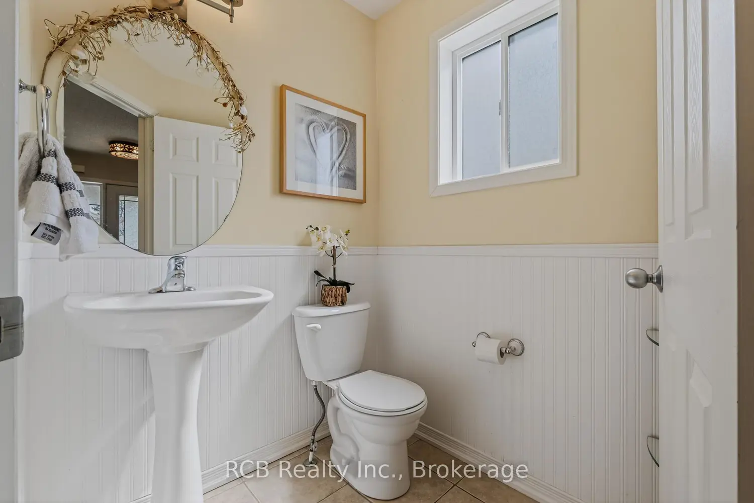 155 Thomas Avenue photo 4