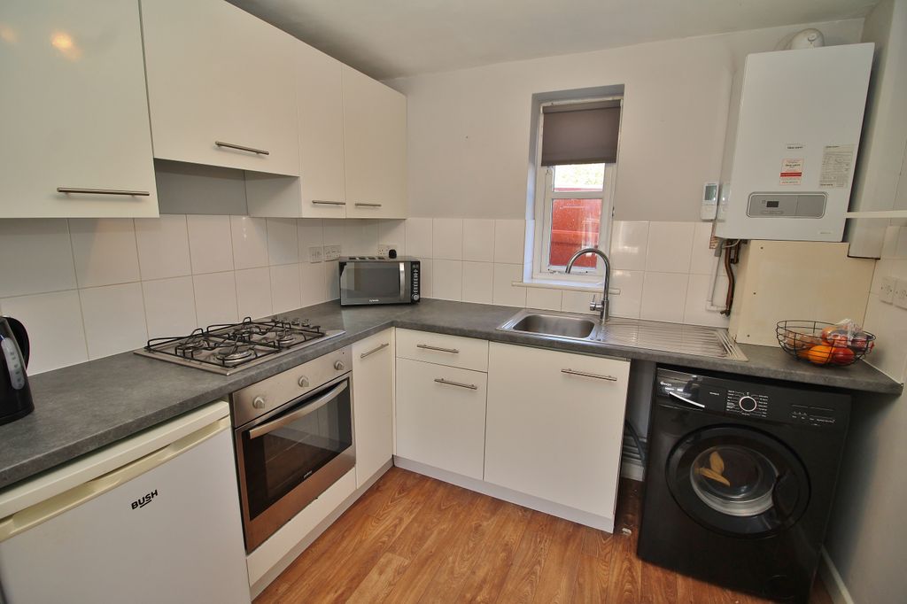 Additional image 3 of 2 bed flat for saleBrockhampton Lane, Havant PO9