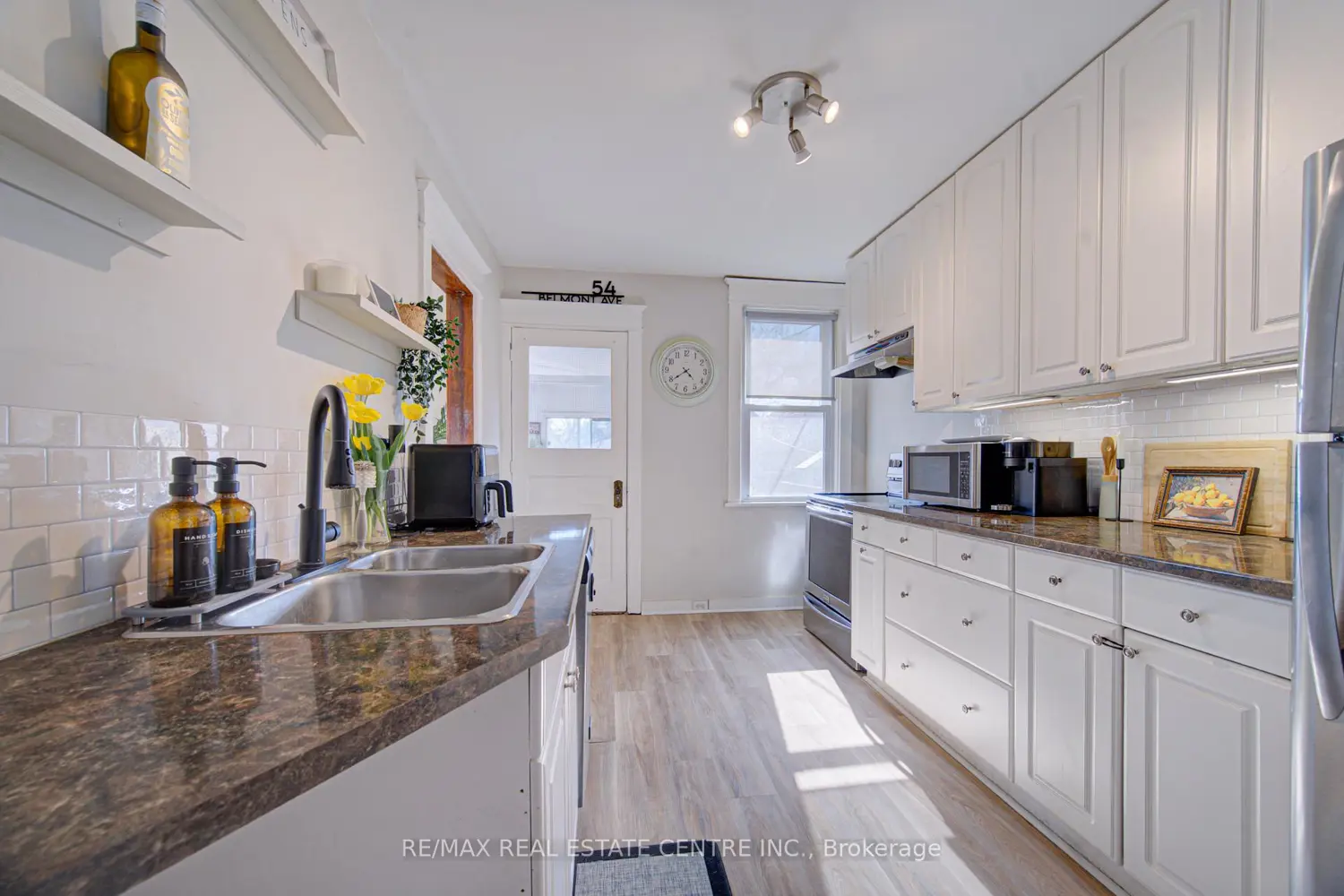 54 Belmont Avenue photo 4