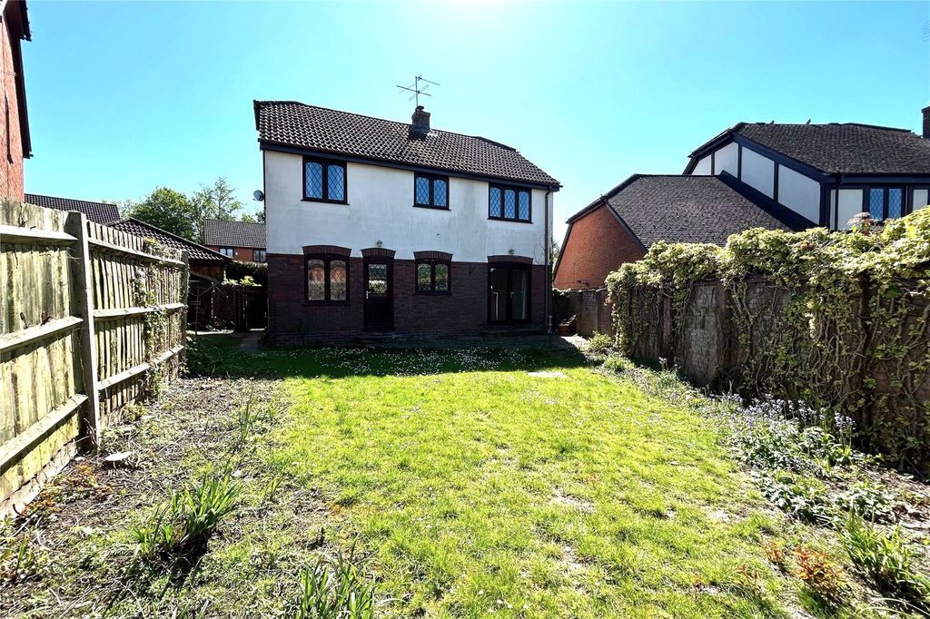 Additional image 9 of 4 bed detached house for saleDriftway Road, Hook, Hampshire RG27