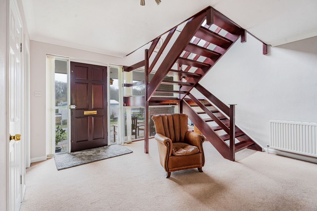Additional image 6 of 4 bed detached house for saleSilverthorn Drive, Hemel Hempstead HP3