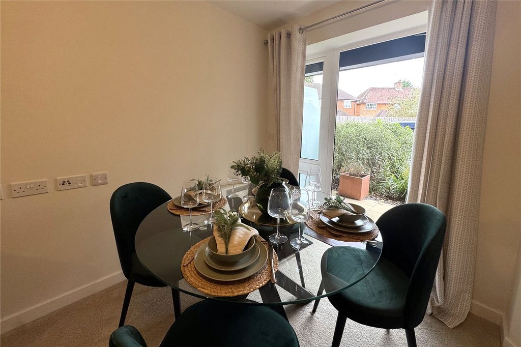 Additional image 4 of 2 bed flat for saleStation Road, Hook, Hampshire RG27