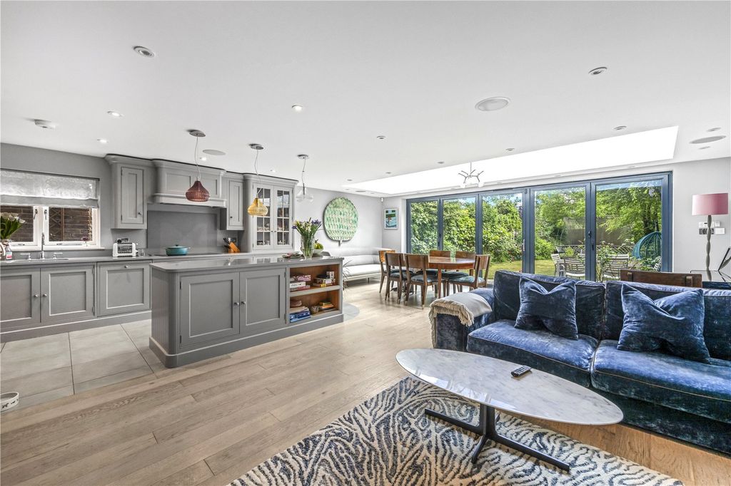 5 bed detached house for saleOld Farm Road, Hampton TW12