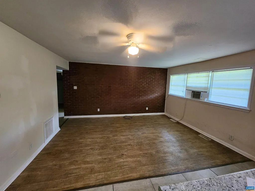 130 Apple Tree Rd Unit C, Charlottesville, VA 22903 photo 3