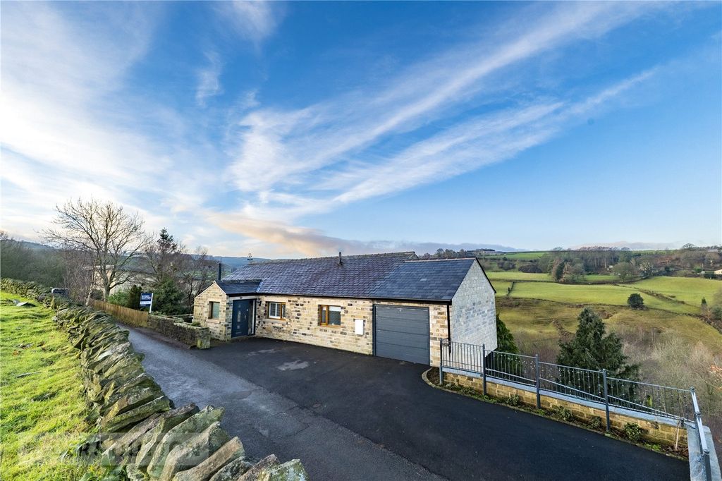 4 bed detached house for saleUnderbank End Road, Holmfirth, West Yorkshire HD9