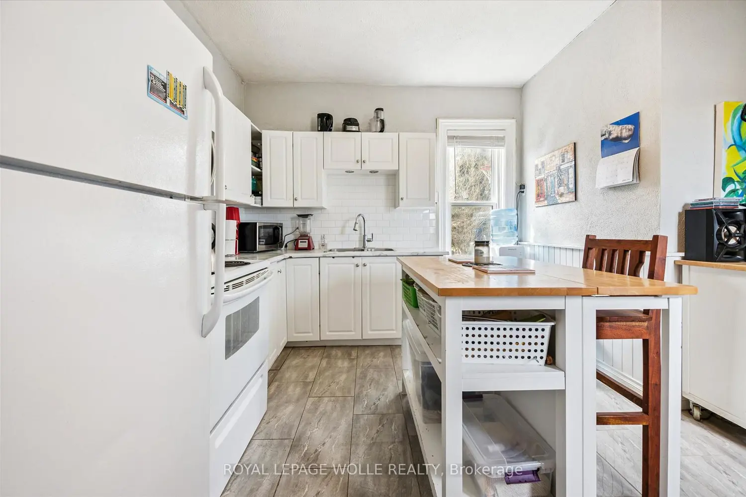 156 Wellington Street photo 5