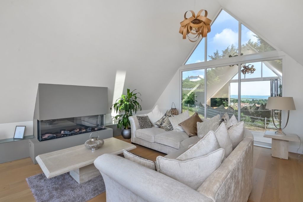 Additional image 11 of 5 bed detached house for saleBedhampton, Hampshire PO9
