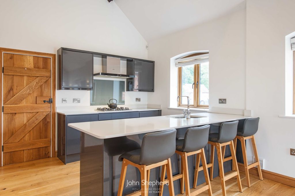 3 bed barn conversion for saleTanworth Lane, Henley-In-Arden, Warwickshire B95 photo 5