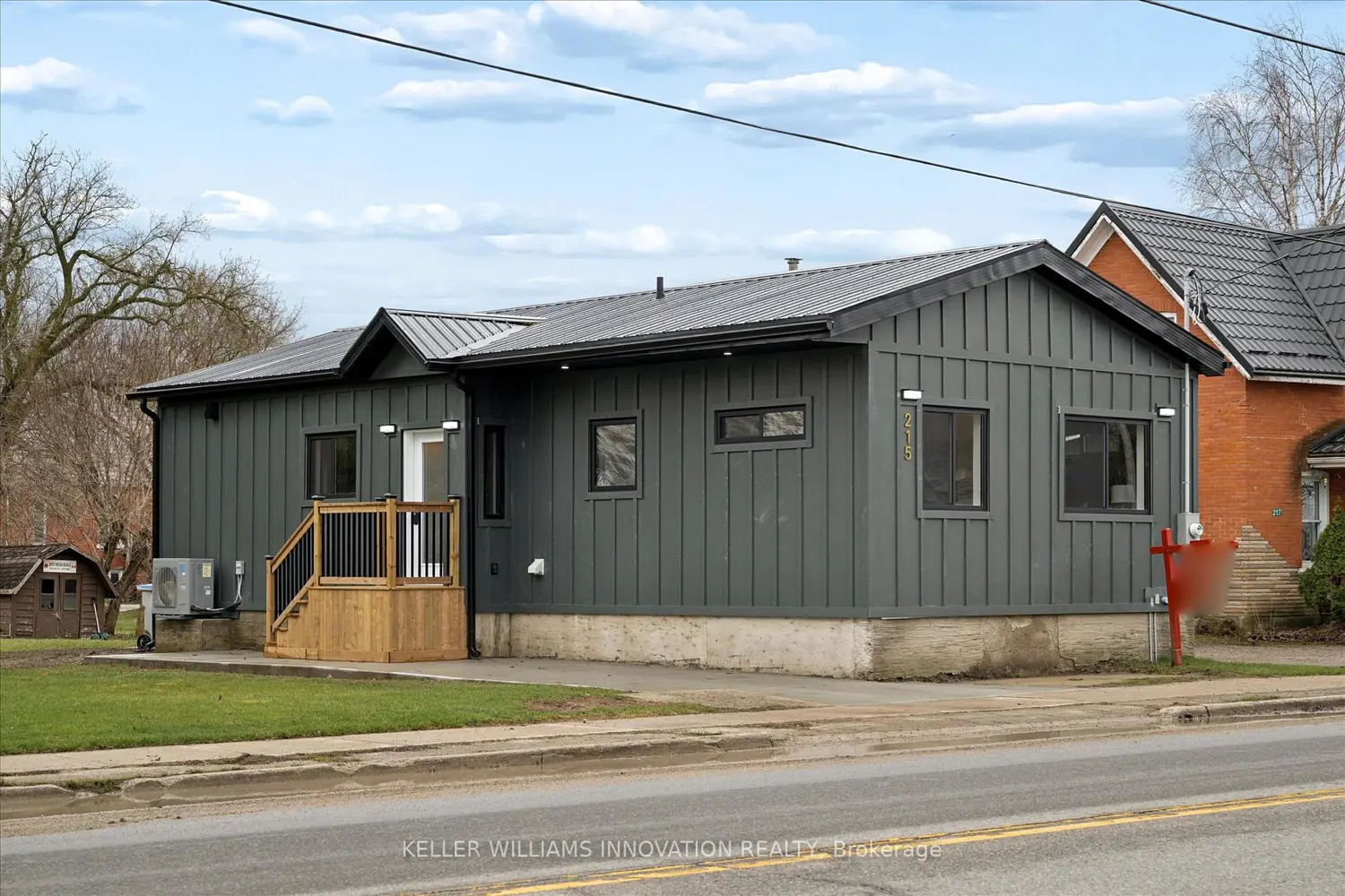 215 Winstanley Street photo 2
