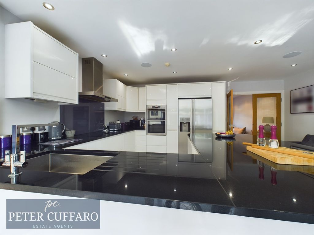 Additional image 7 of 5 bed semi-detached house for saleDanemead, Hoddesdon EN11