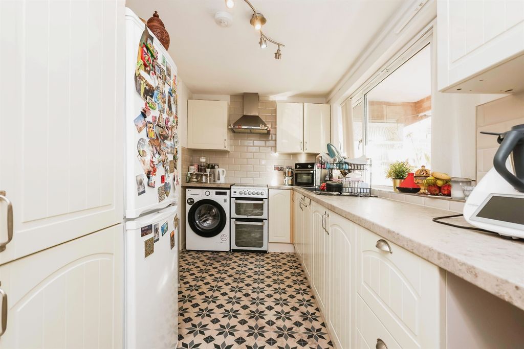 Additional image 5 of 2 bed flat for saleBinswood Road, Halesowen B62