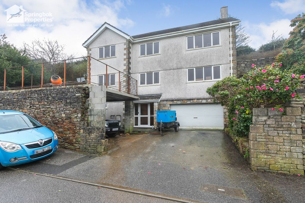 5 bed detached house for saleGwealhellis Warren, Helston, Cornwall TR13