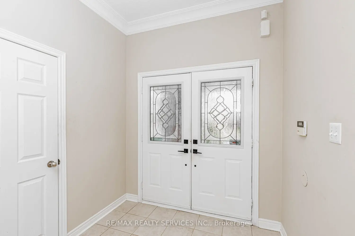 116 Chalkfarm Crescent photo 4