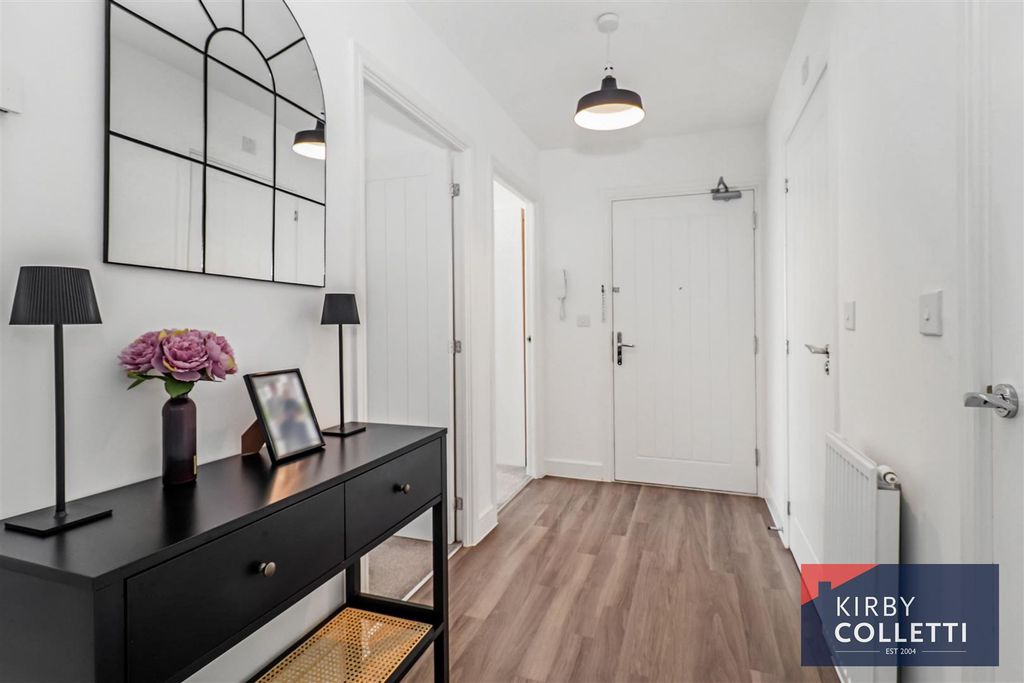 Additional image 16 of 2 bed flat for saleSchofield Way, Hoddesdon EN11