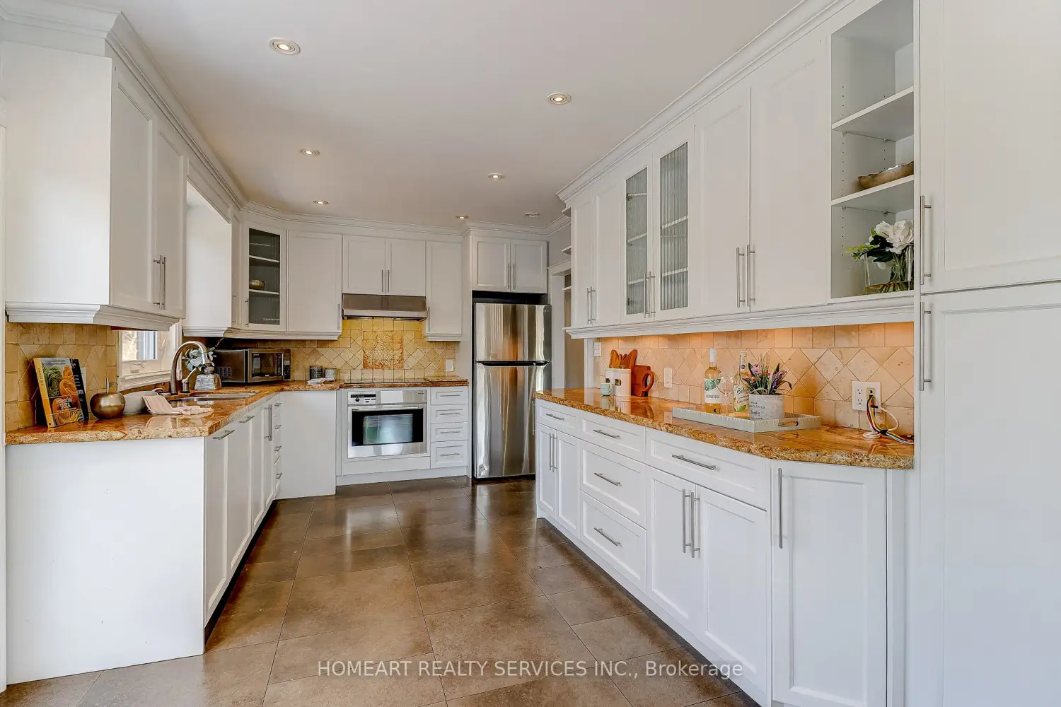 280 Waterloo Avenue photo 3